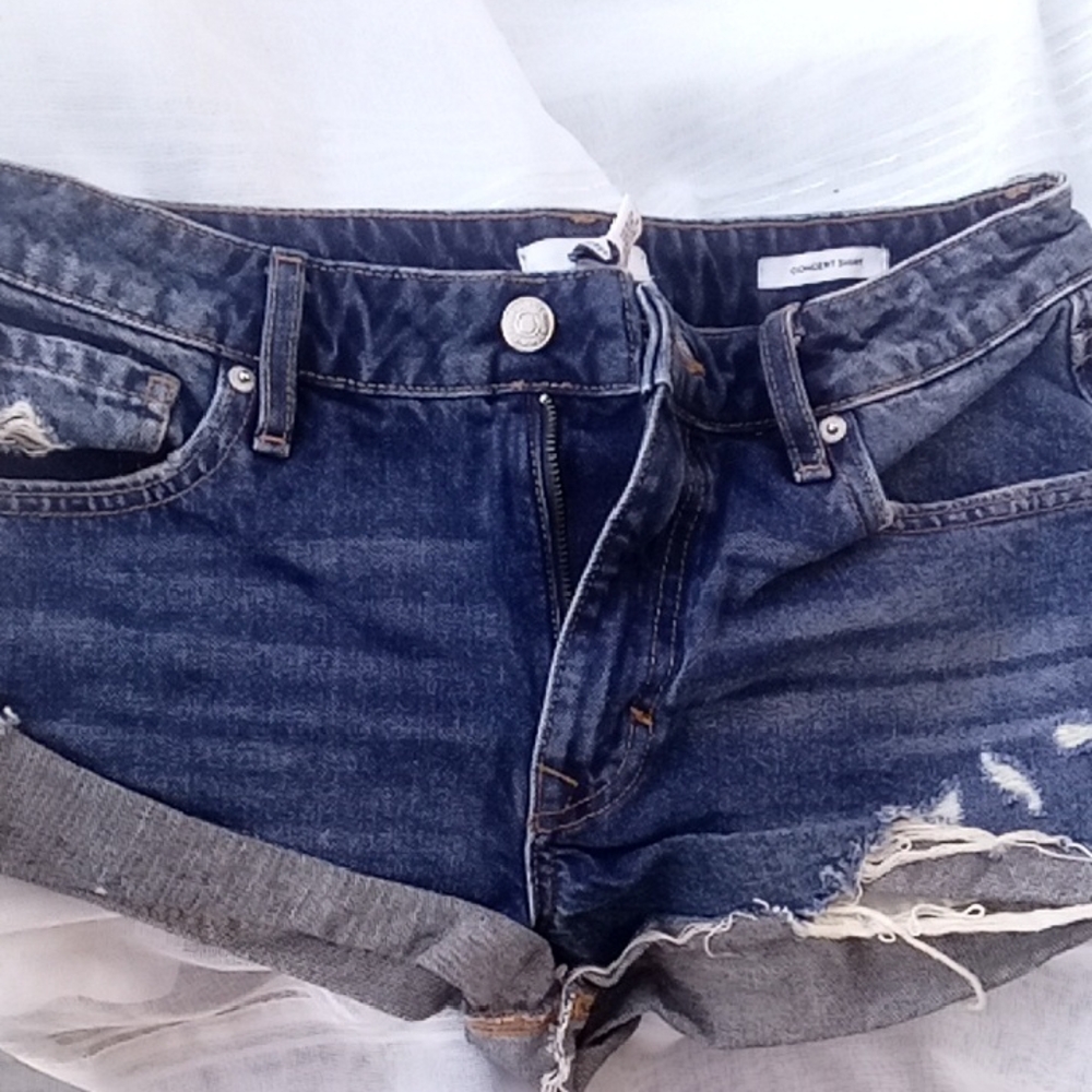 Forever21  Dark Blue Distressed Women's Jean Shorts/ Concert Short 28